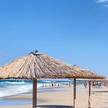 Sea View Penthouse شقة *