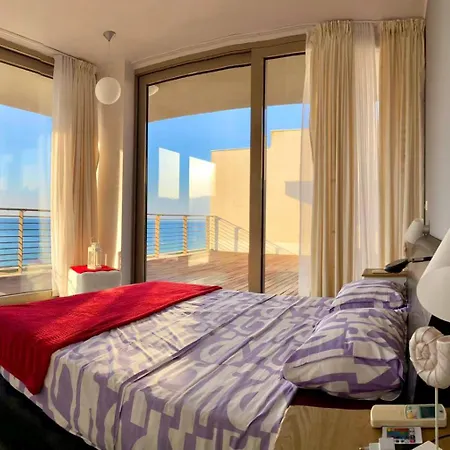 Sea View Penthouse شقة *