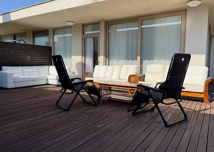 Sea View Penthouse Апартамент